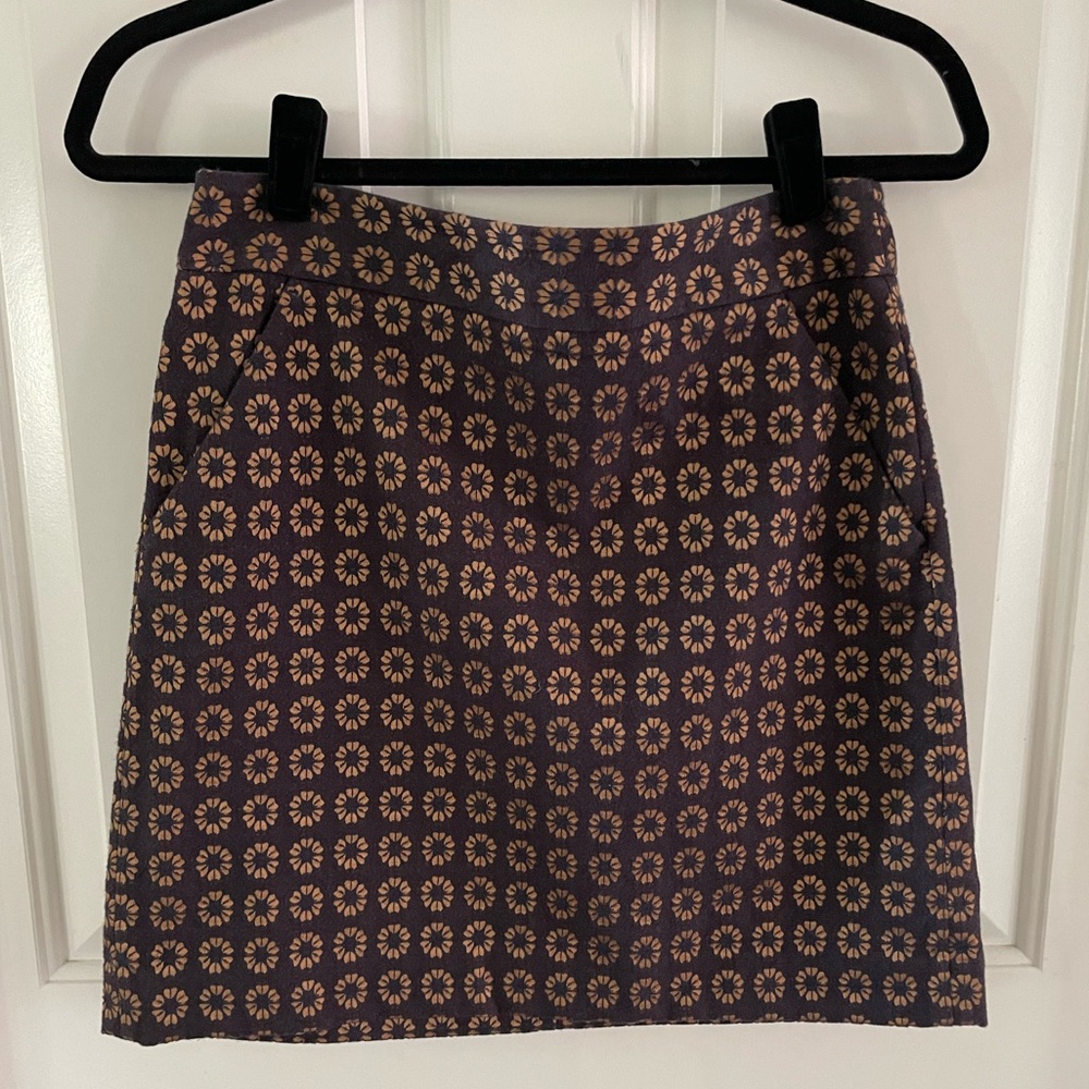 Cute Floral Patterned Skirt